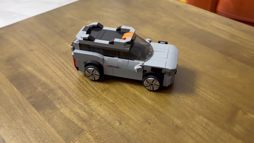 Source video frame for DiDi LEGO Car · VGGT-Ω